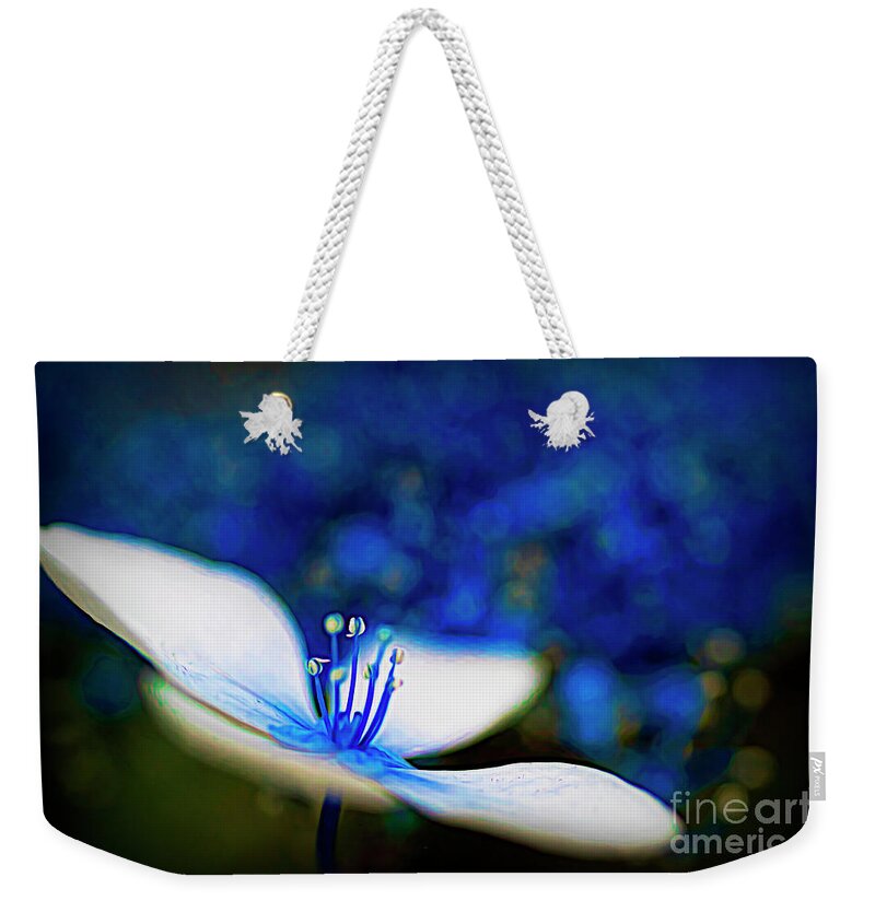 Dancing Hydrangea - Artistic Weekender Tote
